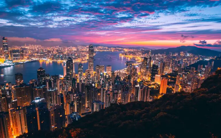 Price drop⬇️: flights ✈️ from Vilnius  to Hong Kong from only €519 🤔