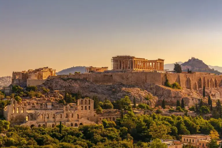 Price drop ❗Riga – Athens flights from €117 and Vilnius – Athens from €126 in the summer
