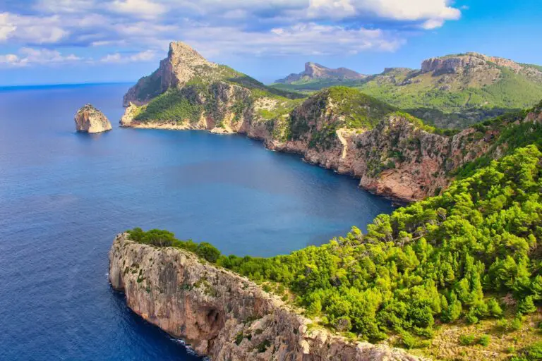 Cheap flights from Tallinn to Mallorca in August from €128