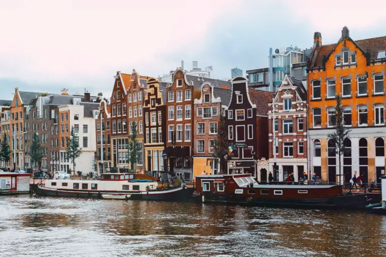 Fly to Amsterdam for long weekend: direct flights from Riga starting at €108 (NY dates as well!)