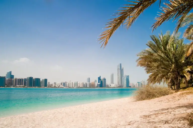 Travel idea for backpackers: the cheapest way to get from the Baltics to Abu Dhabi (from €96)