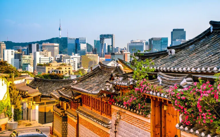 From Vilnius / Tallinn / Riga to Seoul for €473 + 1 week in a 4* hotel in the city centre for €268 p.p.