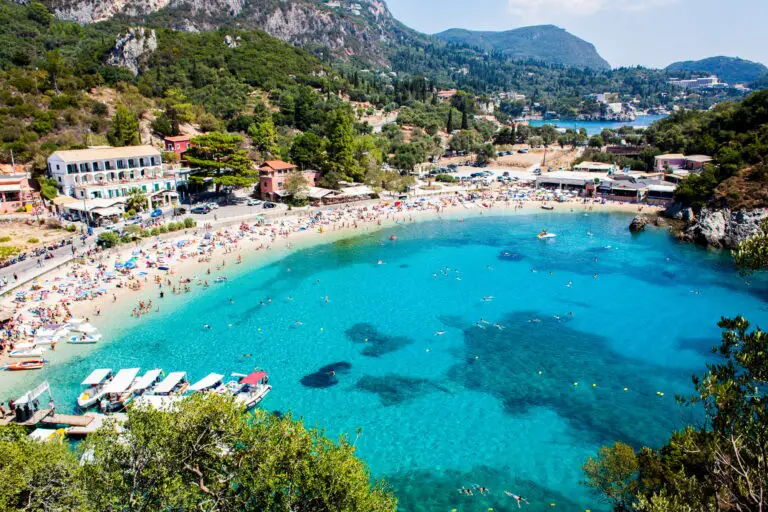 Fly from Vilnius to Corfu with Ryanair from €142 during summer (flights + hotel for 1 week €294 p.p. in August)