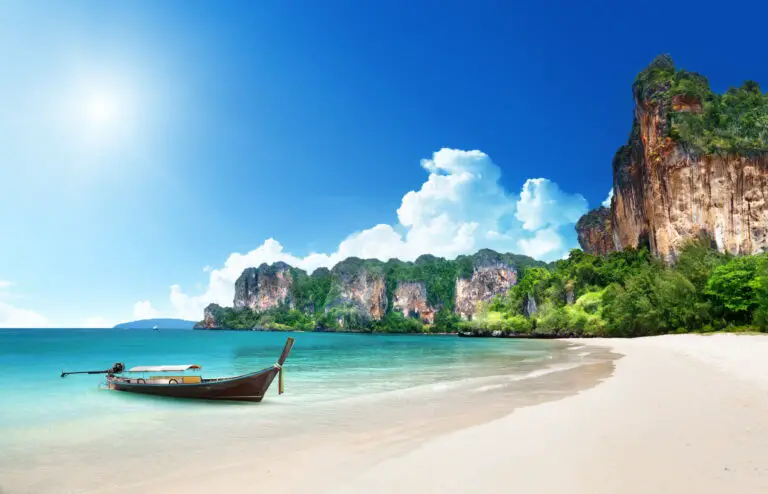 Return flights from Stockholm to Bangkok from €372 (2 weeks 5*hotel on Koh Samui for €368 p.p.)