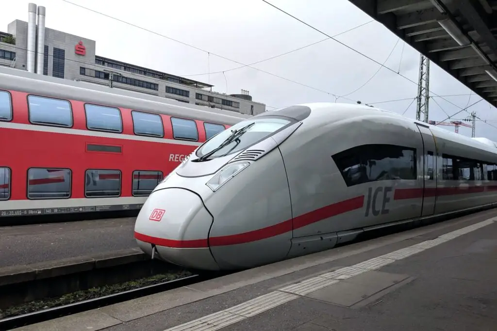 Regional trains are usually red, while long-distance are white.